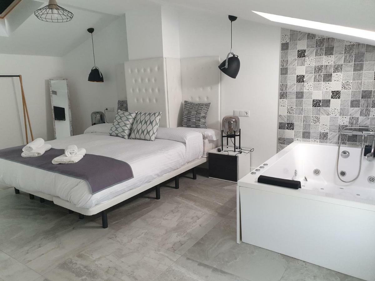 Apartamentos Hostal Cabanas Carboneras de Guadazaon Екстер'єр фото