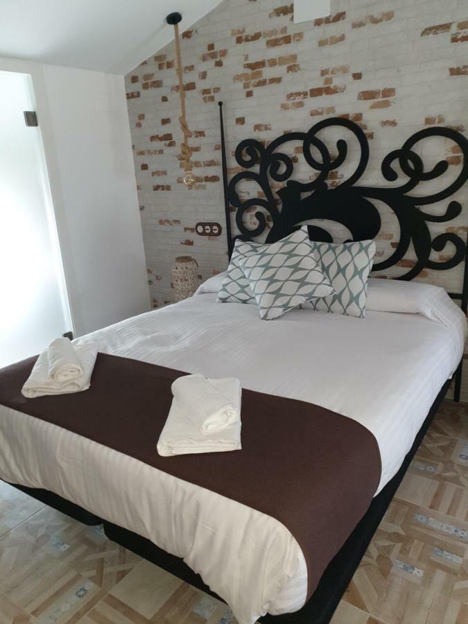 Apartamentos Hostal Cabanas Carboneras de Guadazaon Екстер'єр фото