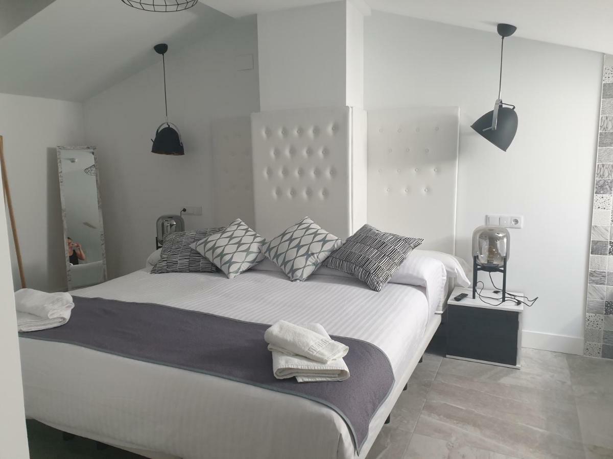 Apartamentos Hostal Cabanas Carboneras de Guadazaon Екстер'єр фото